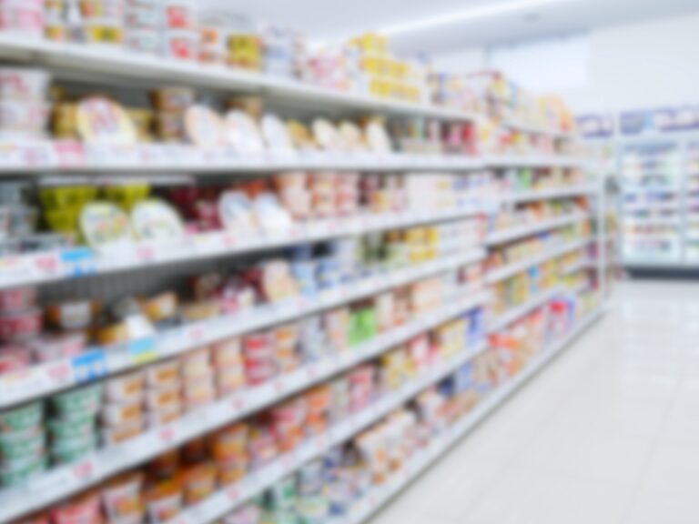 日常の買い物からお金の価値を学ぶ教育的コンビニ背景 ファイナンシャルスクールMIRADAS(ミラダス)